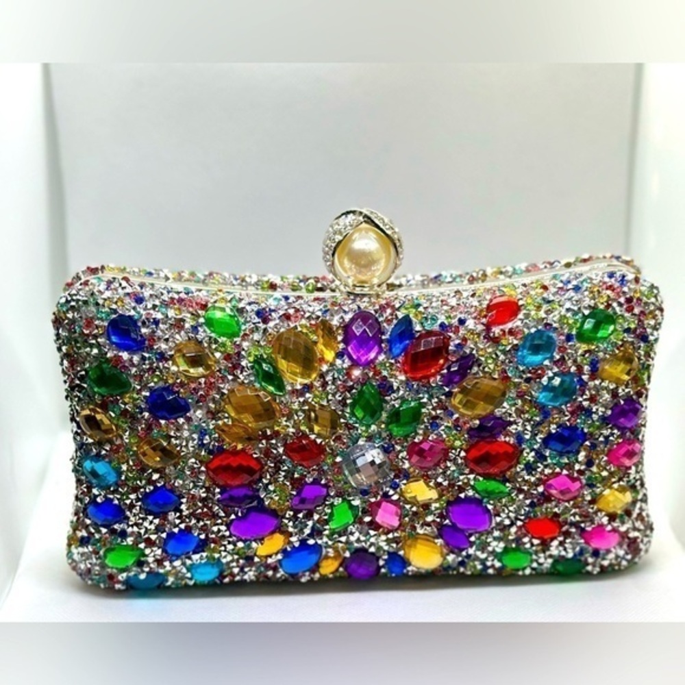 Rhinestone Clutch with silver chain​​​